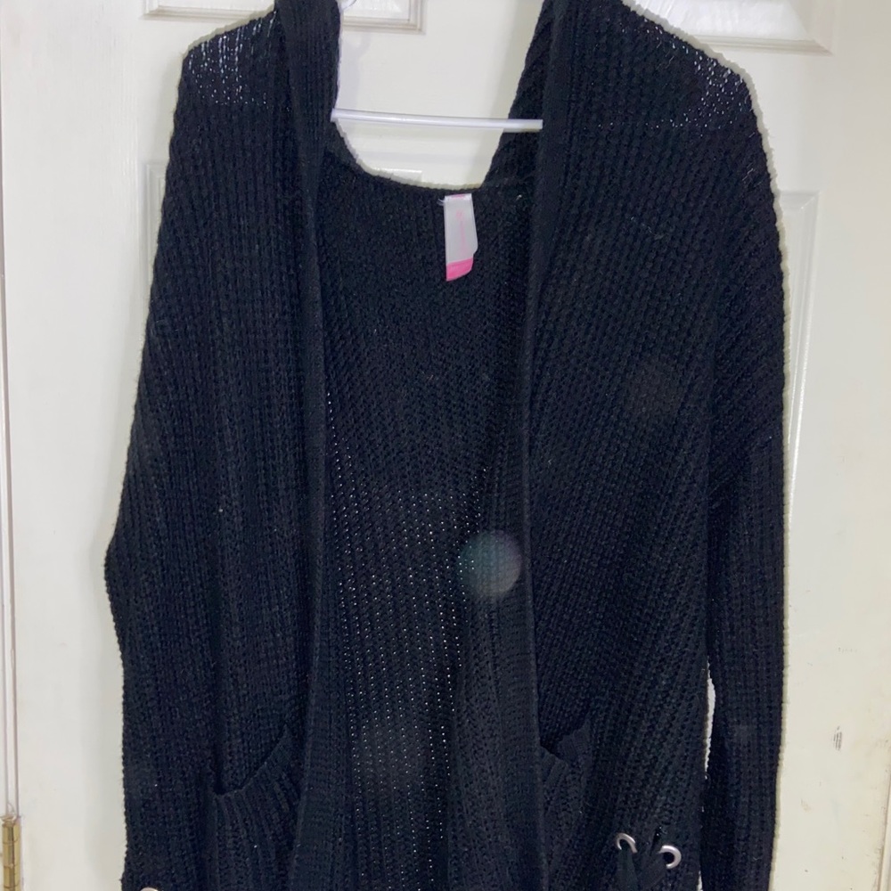 Black cardigan 🖤